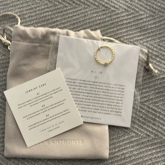 Bryan Anthony all in ring. Nickel free, 14k gold plated. Size 9 - Picture 1 of 5